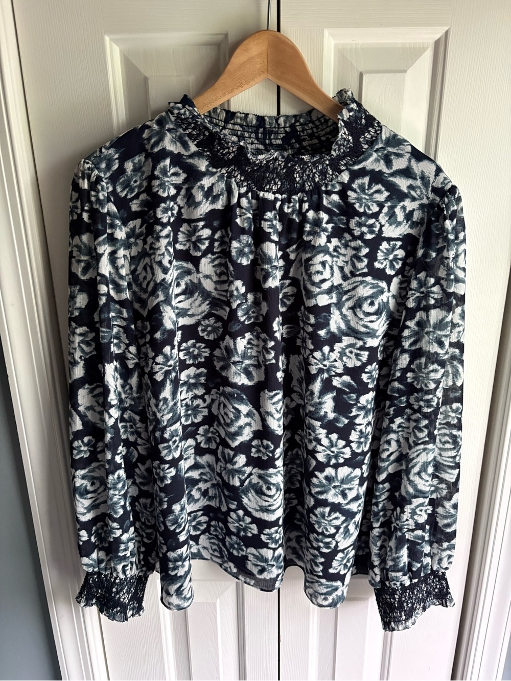J Crew Womens Navy Floral Print Crinkle Chiffon Smocked Blouse Size 3X